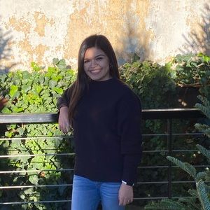 Meet your Posher, Mia